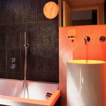 إيه تي إن فندق 3*