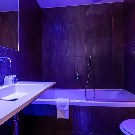 فندق إيه تي إن